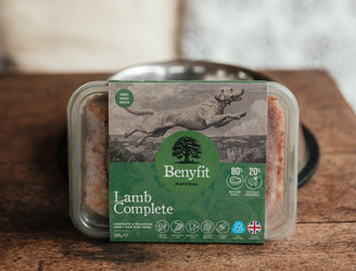 Benyfit Natural Dog Food, Made From Raw Lamb Trim, Liver & Heart and Combined With Vegetables And Botanicals. 