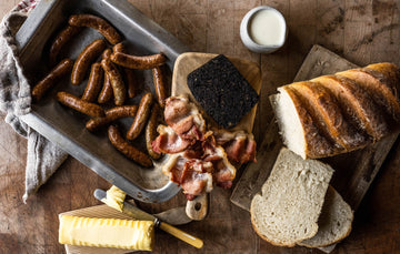 Breakfast Box | Local Food | Farm to Folk | Sausages | Bacon | Bread | English Breakfast | Pipers Farm