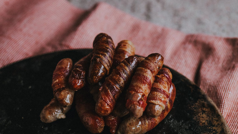 Sausages wrapped in bacon (pigs in blankets)