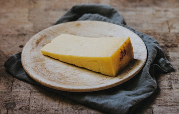 Quicke's, Mature Clothbound Cheddar