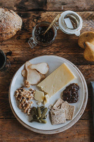 Quicke's, Mature Clothbound Cheddar